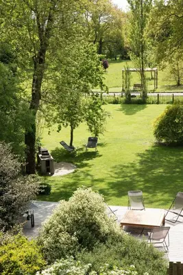 Jardin de l'établissement Manoir+piscine chauffée : offre WE dimanche inclus
