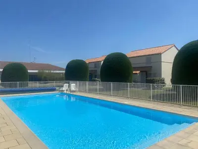 Piscine de l'établissement Cottage T3 avec terrasse sur le Golf - piscine ou située à proximité