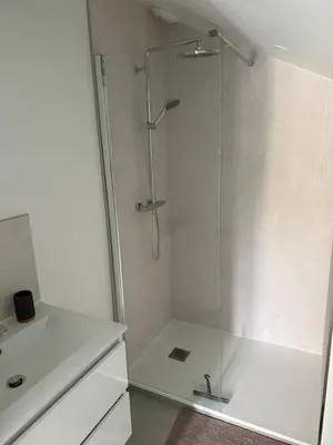 Salle de bains dans l'établissement appartement centre ville Le Grand-Fougeray