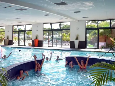 Piscine de l'établissement Mobil Home à Saint-Jean-de-Monts pour 4 personnes avec Terrasse - API-1-52-1459 ou située à proximité