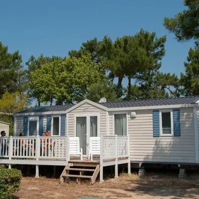 Mobil-home avec terrasse - 3 chambres