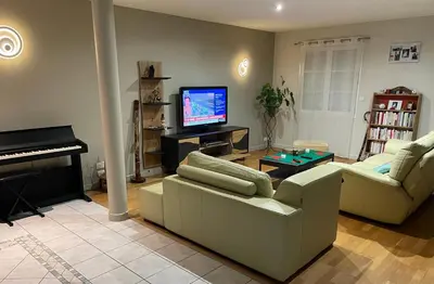 Télévision ou salle de divertissement dans l'établissement Ô Sens