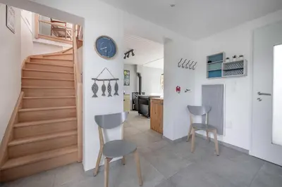 Cuisine ou kitchenette dans l'établissement Maison à 100m de la mer - jardin pour 4