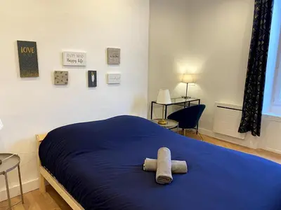 Un ou plusieurs lits dans un hébergement de l'établissement T2 au calme proche Talensac et Centre Ville