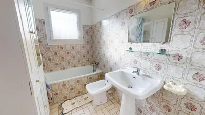 Salle de bains dans l'établissement La Brise Vendeenne