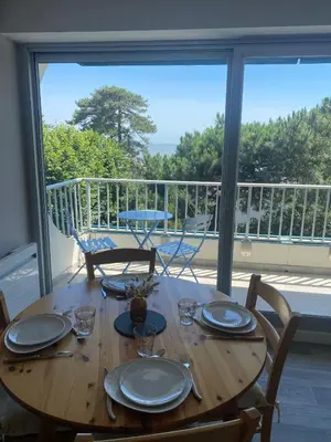 Balcon ou terrasse dans l'établissement Appartement avec terrasse vue mer à Pornic