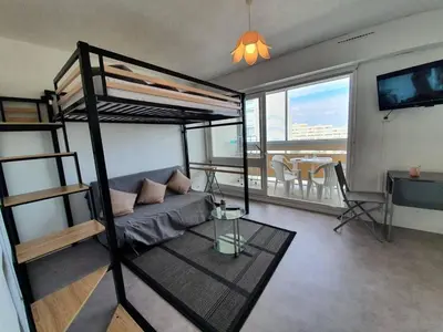 Télévision ou salle de divertissement dans l'établissement SH180-032 - Appart studio 4 couchages - SAINT HILAIRE DE RIEZ