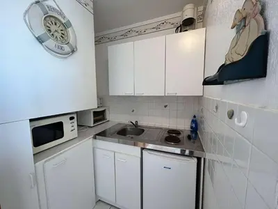Cuisine ou kitchenette dans l'établissement SJ280-04C - Appart Studio 4 couchages SAINT JEAN DE MONTS
