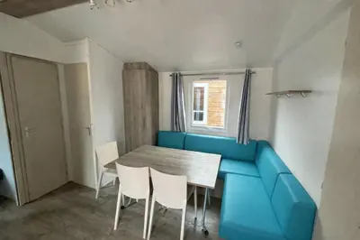 Coin salon dans l'établissement MH TV Piscine 3Ch 6Pers Cœur de Vendée Puy du Fou
