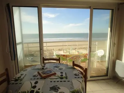Un ou plusieurs lits dans un hébergement de l'établissement Studio confortable 4 pers, près de la plage, parking, animaux admis - FR-1-777-21