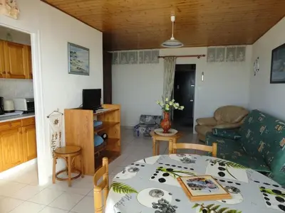 Cuisine ou kitchenette dans l'établissement Studio confortable 4 pers, près de la plage, parking, animaux admis - FR-1-777-21