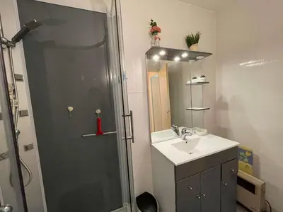 Salle de bains dans l'établissement SH380-124 - Appart 2 pièces 4 couchages - SAINT HILAIRE DE RIEZ