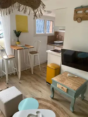 Cuisine ou kitchenette dans l'établissement Le cosy beach