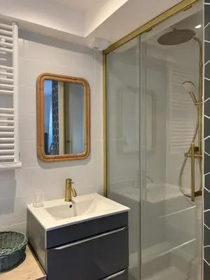 Salle de bains dans l'établissement Le cosy beach