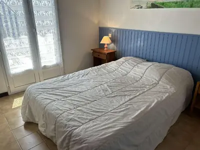 Un ou plusieurs lits dans un hébergement de l'établissement GU000-06D Maison 2 pièces - 2 couchages LA GUERINIERE