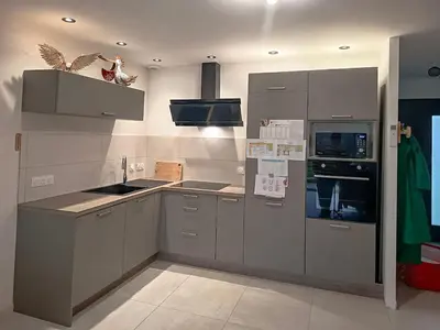 Cuisine ou kitchenette dans l'établissement Maison 4 personnes avec jardin à 15 min du grand Parc