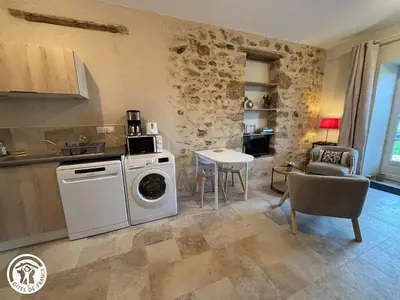Cuisine ou kitchenette dans l'établissement Charmant Gîte proche Puy du Fou avec parking - FR-1-426-604