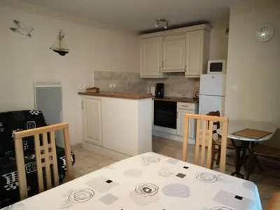Cuisine ou kitchenette dans l'établissement Résidence Villa Helios - SAINT MARC SUR MER 2 pièces centre-ville MAE-6363