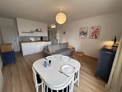 Coin salon dans l'établissement Studio avec cabines - 4 personnes - Parking - Proche plage - FR-1-224C-367