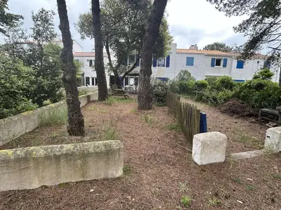 Jardin de l'établissement Maison - 8 couchages LA GUERINIERE