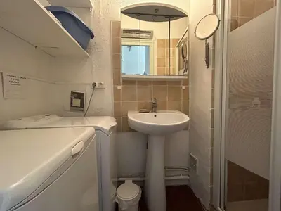 Salle de bains dans l'établissement Maison - 8 couchages LA GUERINIERE