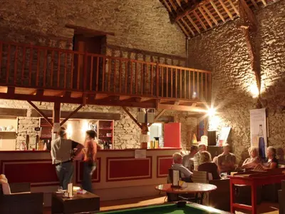Restaurant ou autre lieu de restauration dans l'établissement Location Mobil-home, 2 Chambres, Terrasse - API-1-52-1732