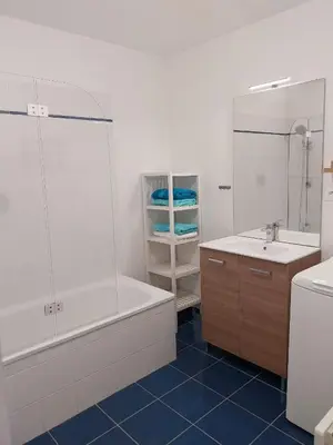 Salle de bains dans l'établissement Le Clos de la Corderie Tout à Pied