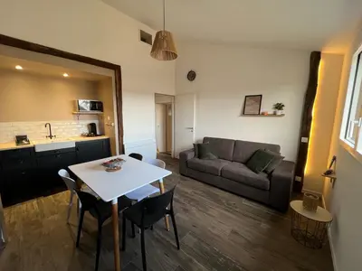 Cuisine ou kitchenette dans l'établissement Les Iris - Maison chaleureuse