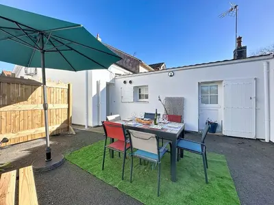 Terrasse ou espace extérieur de l'établissement Holiday Home Sanoubott by Interhome