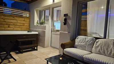 Coin salon dans l'établissement Diamond'Suite loveroom&spa44