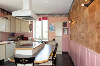 Cuisine ou kitchenette dans l'établissement Villa vue mer avec piscine -15pers - Vieux port de Pornic
