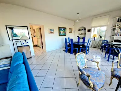 Coin salon dans l'établissement Villa vue mer avec piscine -15pers - Vieux port de Pornic