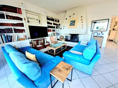 Coin salon dans l'établissement Villa vue mer avec piscine -15pers - Vieux port de Pornic
