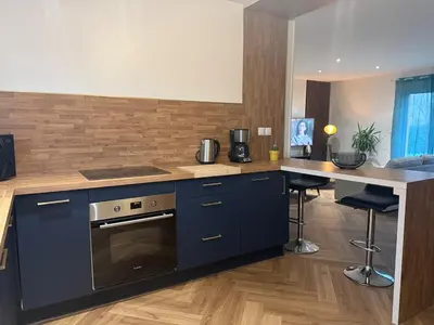 Cuisine ou kitchenette dans l'établissement La Parenthèse, Maison lumineuse avec jardin & grande terrasse proche du Puy duFou