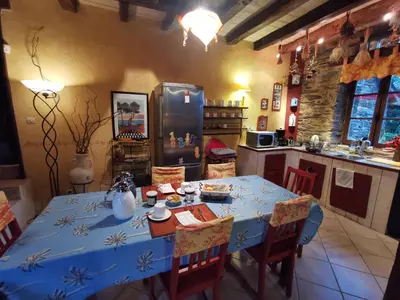 Cuisine ou kitchenette dans l'établissement La Mérais