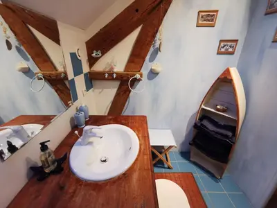 Salle de bains dans l'établissement La Mérais