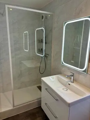 Salle de bains dans l'établissement L'Auréa - Design Cosy Calme et Lumineux
