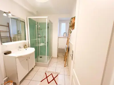 Salle de bains dans l'établissement Votre cocoon à 10 min de St-Nazaire