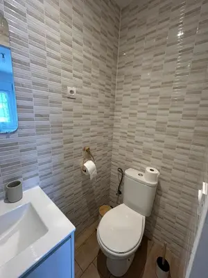 Salle de bains dans l'établissement Adar 103