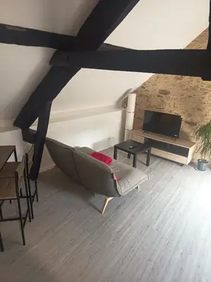 Plan de l'établissement Appartement 2 chambres avec salon et cuisine ouverte à Châteaubriant Confort et centralité