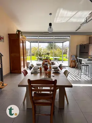 Cuisine ou kitchenette dans l'établissement Tranquiloue - Maison Spacieuse - 20 min Puy du Fou