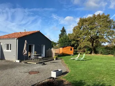 Jardin de l'établissement Gîte au Calme avec Jardin et Parking Pratique - FR-1-306-1335