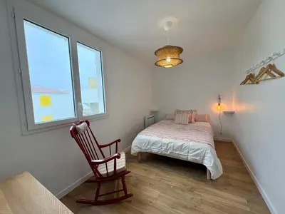 Un ou plusieurs lits dans un hébergement de l'établissement Éclatant Apt 5 pers avec Balcon et Garage - FR-1-323-599