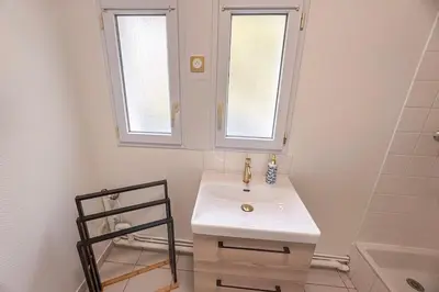 Salle de bains dans l'établissement Le Nid Vendéen - Cozy studio 2-4 pers 15 min du Parc