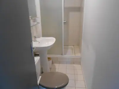 Salle de bains dans l'établissement Chambre NATURE