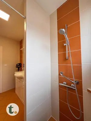Salle de bains dans l'établissement Tranquiloue - Gite 15 personnes - 10min Puy du Fou