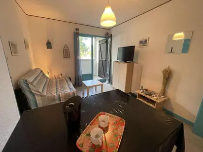 Télévision ou salle de divertissement dans l'établissement SH400-29P Appart 2 pièces 4 couchages SAINT HILAIRE DE RIEZ