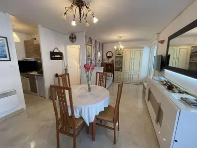 Cuisine ou kitchenette dans l'établissement SH160-134 Appart 2 pièces cabine 5 couchages SAINT HILAIRE DE RIEZ