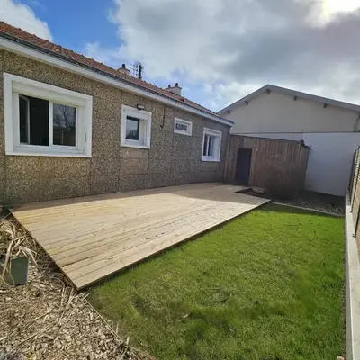 Maison avec jardin et poêle à bois proche Nantes