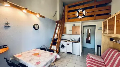 Cuisine ou kitchenette dans l'établissement Les Fermettes, appartement lumière